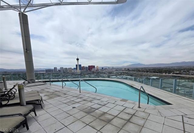 200 Hoover Avenue 1910, Las Vegas, NV 89101