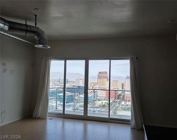 200 Hoover Avenue 1910, Las Vegas, NV 89101