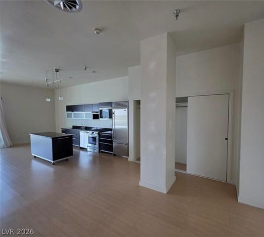 200 Hoover Avenue 1910, Las Vegas, NV 89101