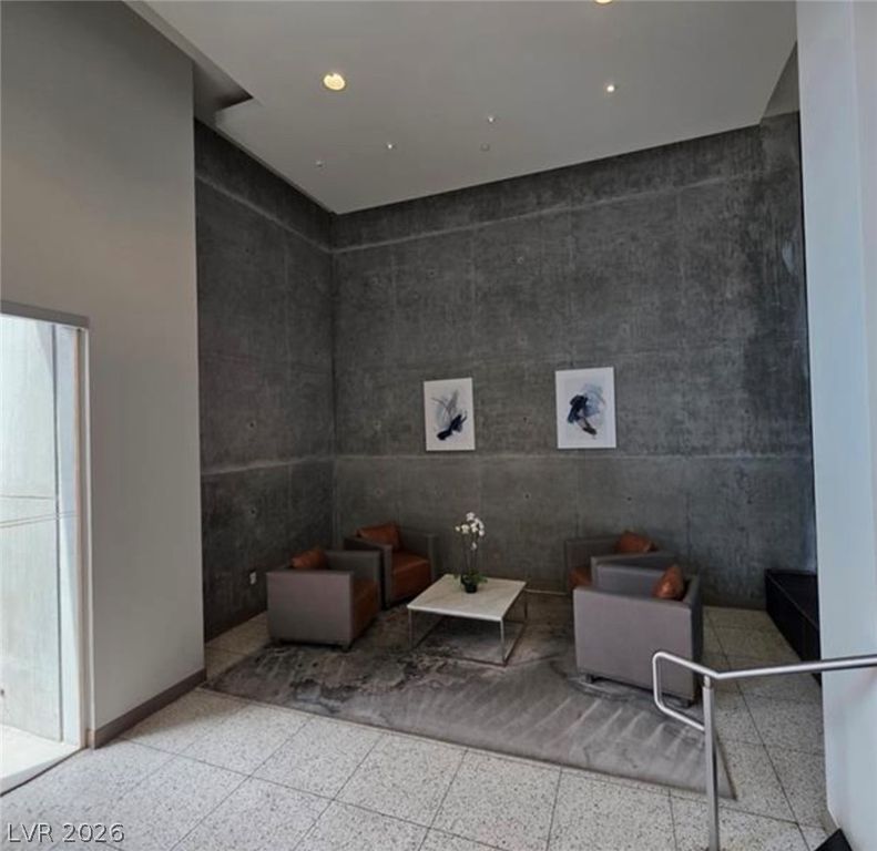 200 Hoover Avenue 1910, Las Vegas, NV 89101 — photo 2