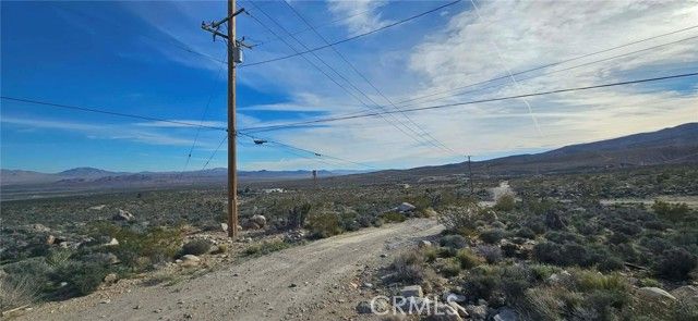 800 Meehleis, Lucerne Valley, CA 92356