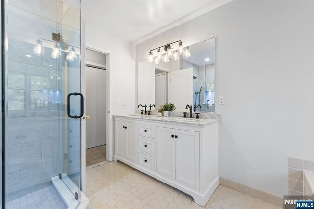 90 Fisher Road, Mahwah, NJ 07430