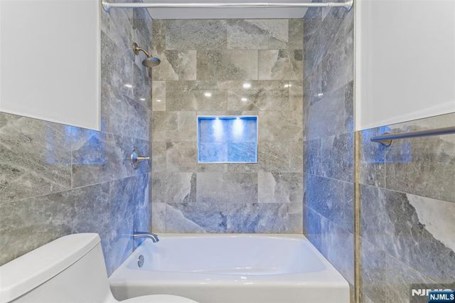 90 Fisher Road, Mahwah, NJ 07430