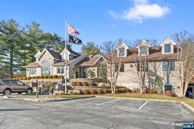 90 Fisher Road, Mahwah, NJ 07430