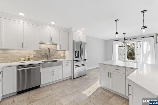 90 Fisher Road, Mahwah, NJ 07430