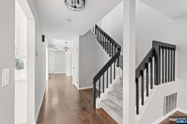 90 Fisher Road, Mahwah, NJ 07430