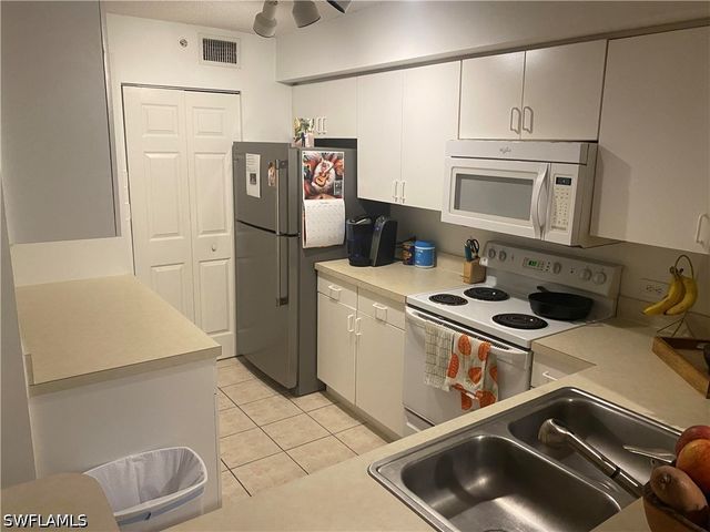 8940 Colonnades CT E 715, Bonita Springs, FL 34135