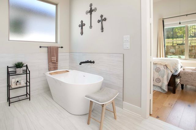 7434 Waterview Square, Tyler, TX 75703