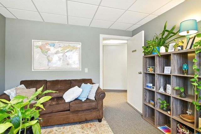 200 N Main St 11, East Longmeadow, MA 01028