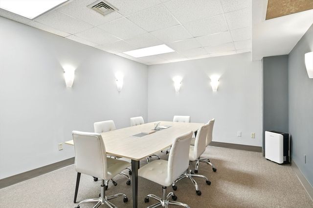 200 N Main St 11, East Longmeadow, MA 01028