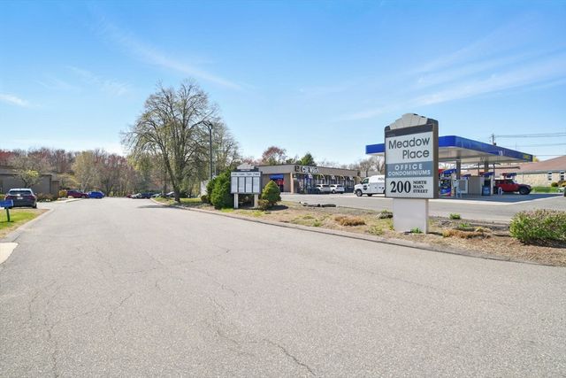 200 N Main St 11, East Longmeadow, MA 01028