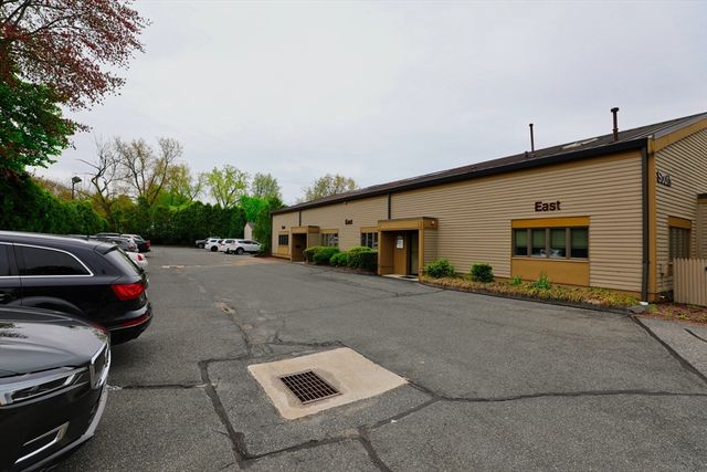 200 N Main St 11, East Longmeadow, MA 01028