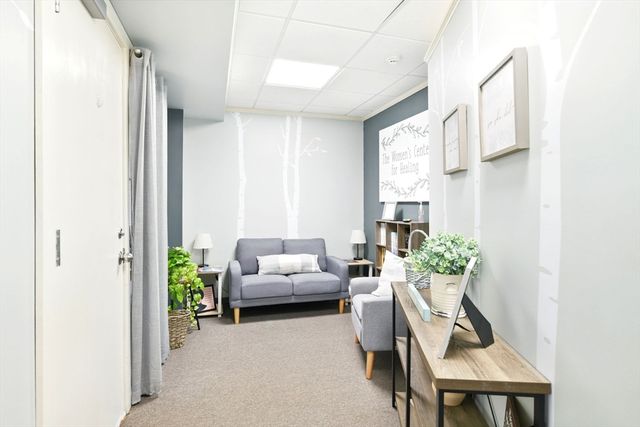 200 N Main St 11, East Longmeadow, MA 01028