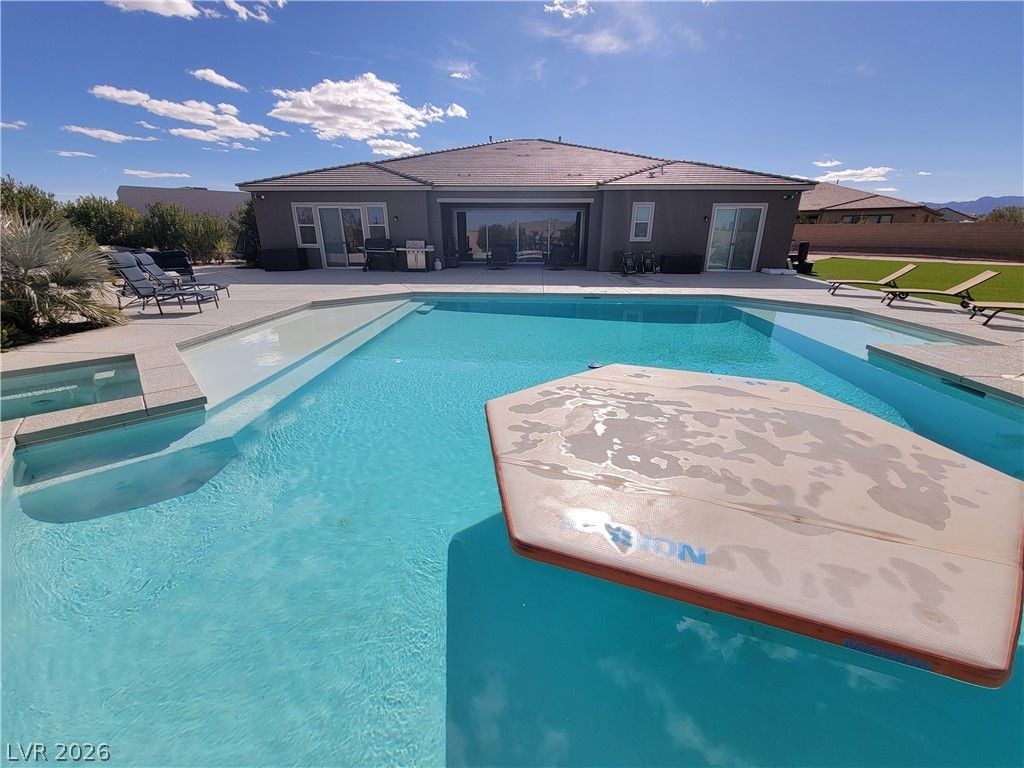 8740 South Pioneer Way, Las Vegas, NV 89113 — photo 2