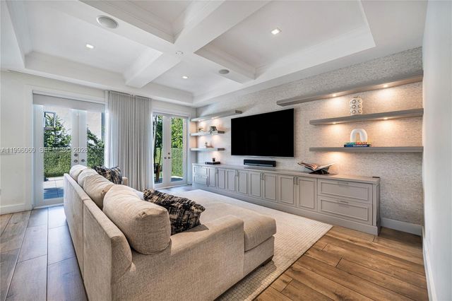 3703 NE 199th St, Aventura, FL 33180