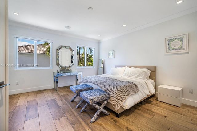 3703 NE 199th St, Aventura, FL 33180