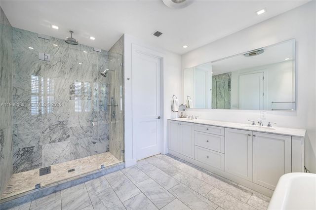 3703 NE 199th St, Aventura, FL 33180