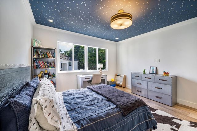 3703 NE 199th St, Aventura, FL 33180