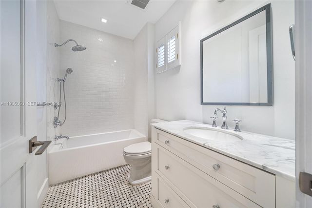 3703 NE 199th St, Aventura, FL 33180