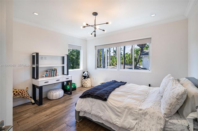 3703 NE 199th St, Aventura, FL 33180