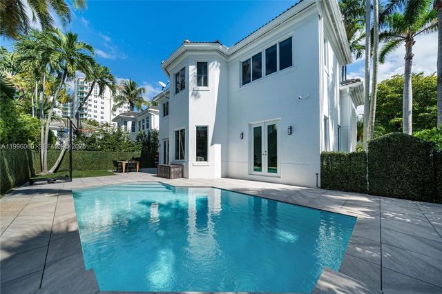 3703 NE 199th St, Aventura, FL 33180