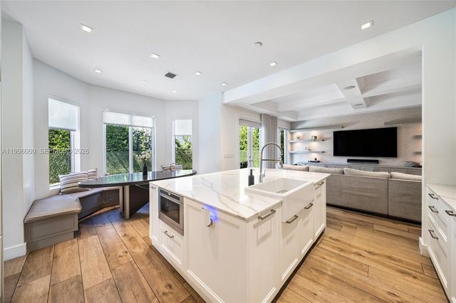 3703 NE 199th St, Aventura, FL 33180