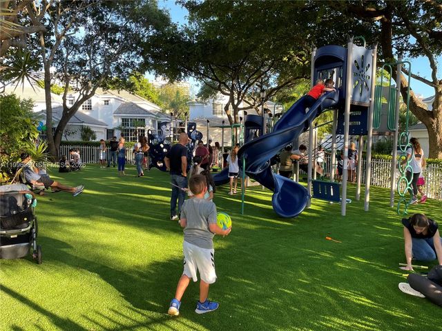 3703 NE 199th St, Aventura, FL 33180