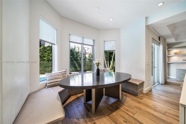 3703 NE 199th St, Aventura, FL 33180