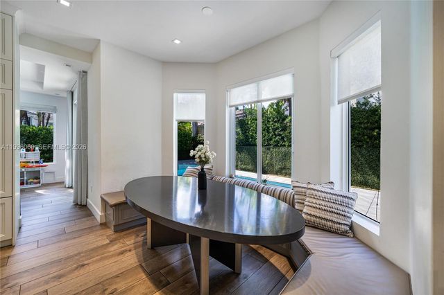 3703 NE 199th St, Aventura, FL 33180