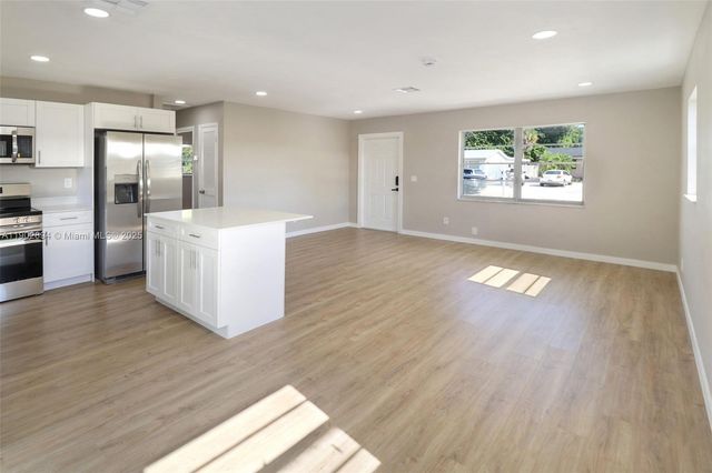 5654 Papaya Rd, West Palm Beach, FL 33413