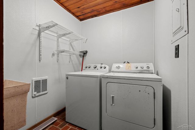 4535 N River Road, Freeland, MI 48623