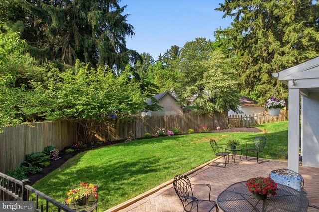 5 BROOKSIDE CIR, Wayne, PA 19087