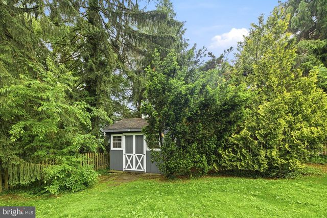 5 BROOKSIDE CIR, Wayne, PA 19087