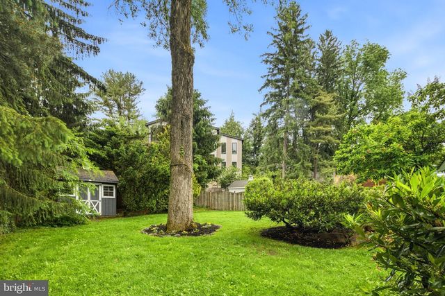 5 BROOKSIDE CIR, Wayne, PA 19087