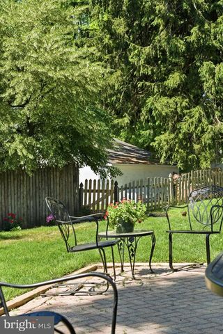 5 BROOKSIDE CIR, Wayne, PA 19087
