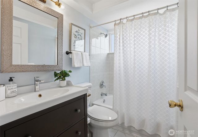 17010 137 Place SE, Renton, WA 98058