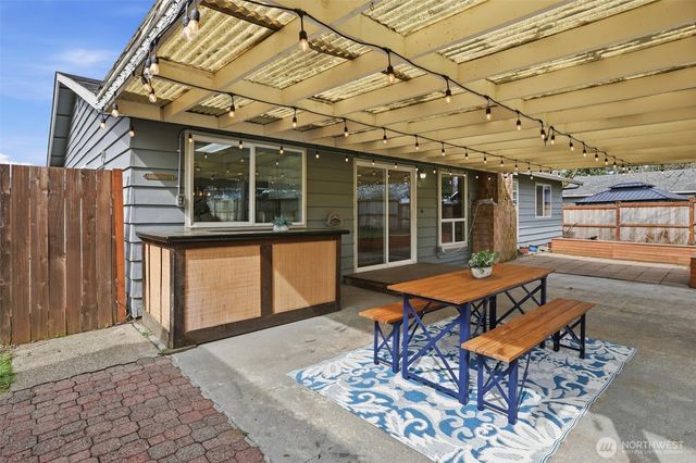 17010 137 Place SE, Renton, WA 98058