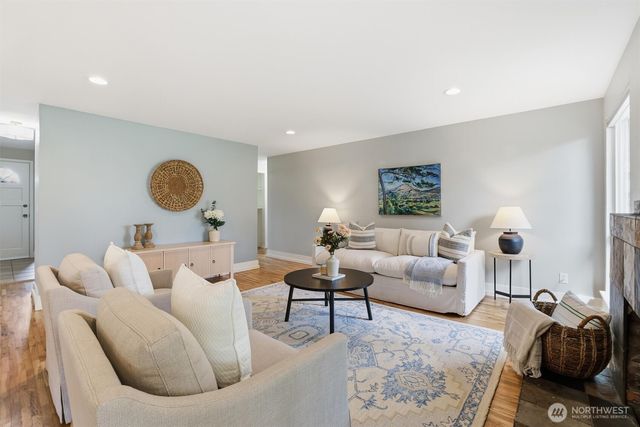 17010 137 Place SE, Renton, WA 98058