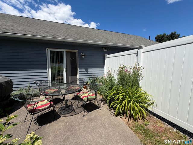 20 Plymouth Court 20, Clinton, CT 06413