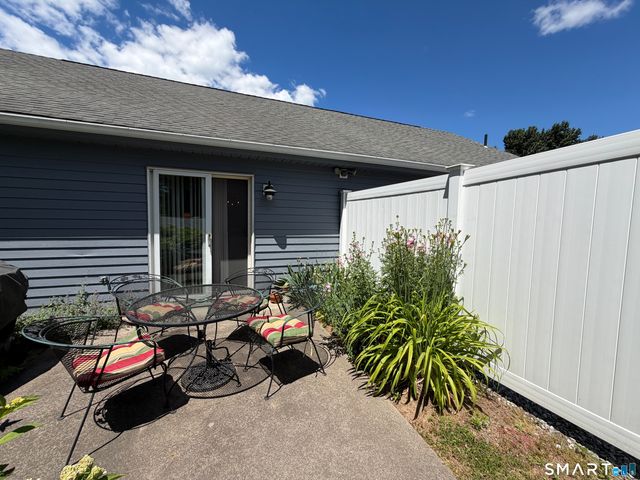 20 Plymouth Court 20, Clinton, CT 06413