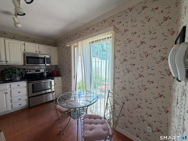 20 Plymouth Court 20, Clinton, CT 06413