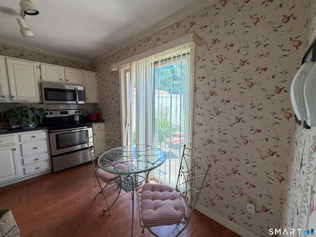 20 Plymouth Court 20, Clinton, CT 06413