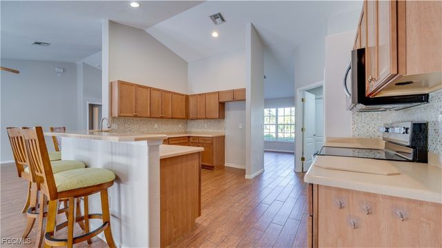 2548 Gleason PKWY, Cape Coral, FL 33914