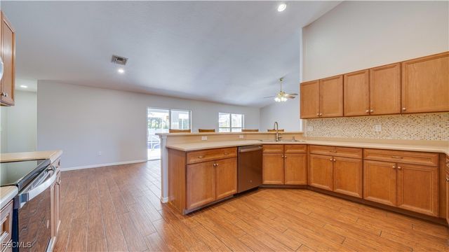 2548 Gleason PKWY, Cape Coral, FL 33914