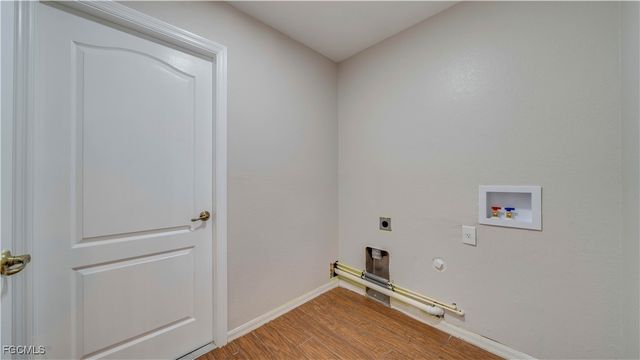 2548 Gleason PKWY, Cape Coral, FL 33914