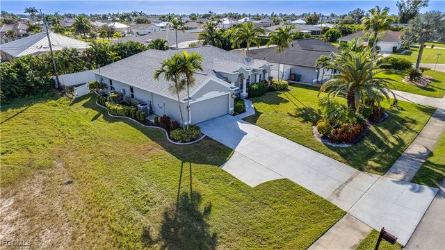2548 Gleason PKWY, Cape Coral, FL 33914