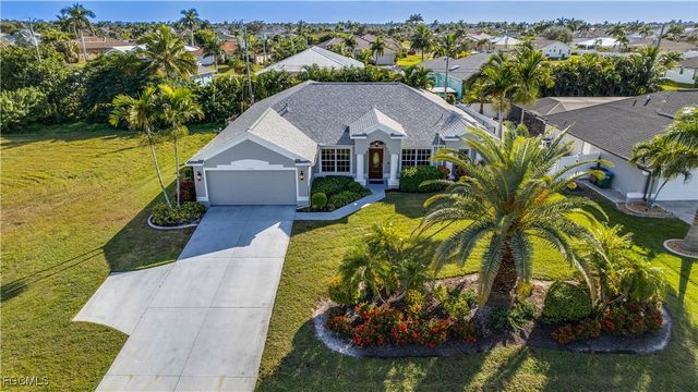 2548 Gleason PKWY, Cape Coral, FL 33914