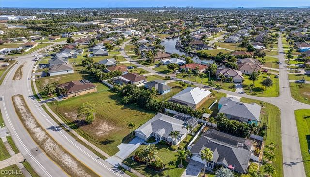 2548 Gleason PKWY, Cape Coral, FL 33914