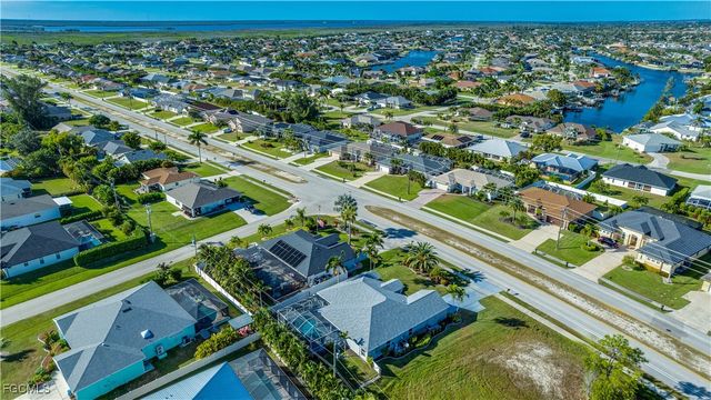 2548 Gleason PKWY, Cape Coral, FL 33914