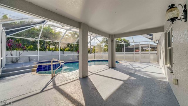 2548 Gleason PKWY, Cape Coral, FL 33914